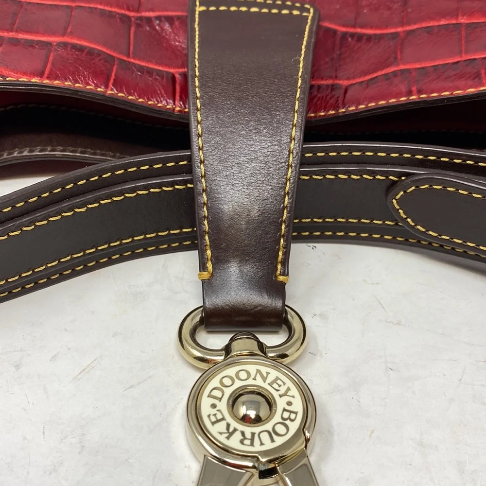 ❤️Dooney & Bourke Red Croc Embossed Leather Hobo Bag. - Picture 12 of 13